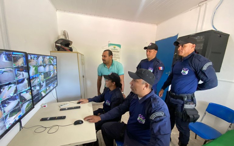 Guarda Municipal de Branquinha recebe treinamento de técnicas de abordagem, tiro e utilização do circuito de videomonitoramento