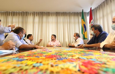 Paulo Dantas firma compromisso em defesa do Merenda Legal em Alagoas