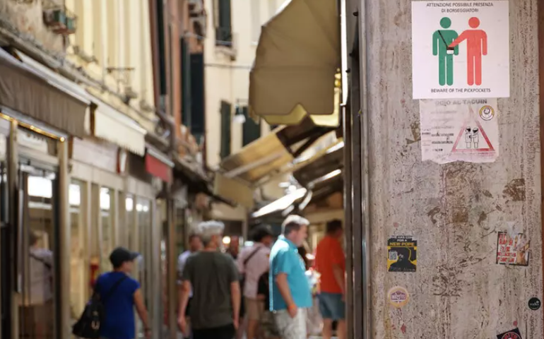 Polícia prende 5 'pickpockets' em ponto turístico de Veneza
