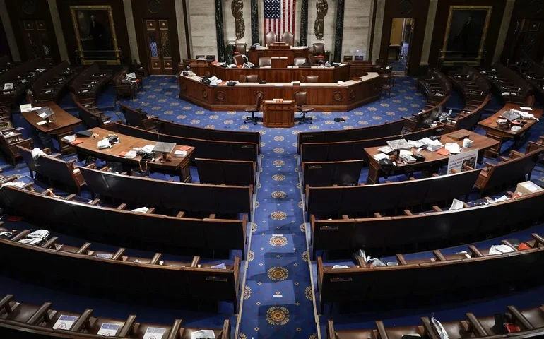 Câmara dos EUA aprova projeto para liberar arquivos secretos do caso Epstein