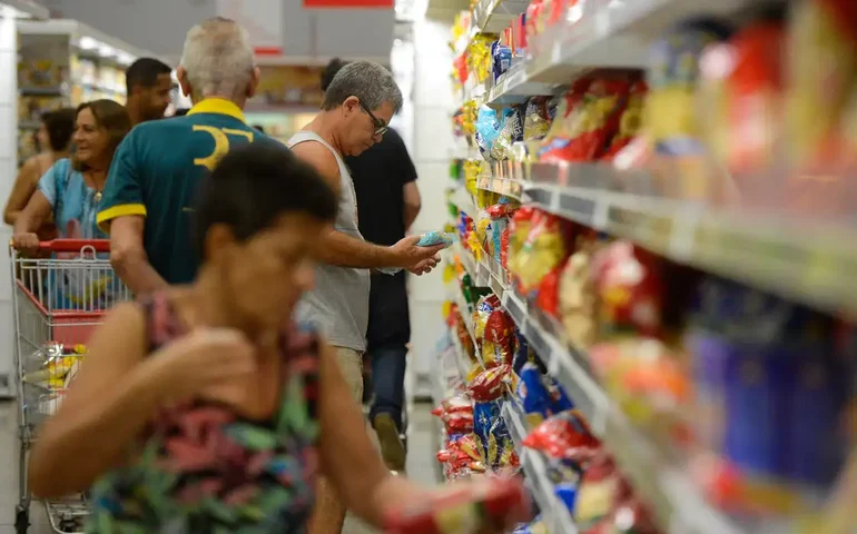 IPCA-15 registra alta de 0,89% em abril, aponta IBGE