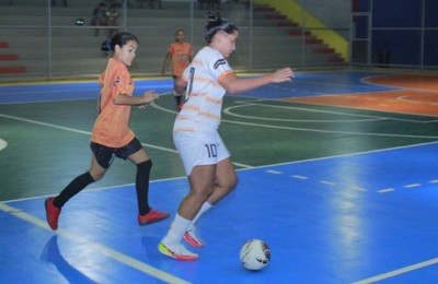 Secretaria da Mulher da Prefeitura de Penedo amplia programa ‘Ela Se Garante’ com aulas de handebol e futsal