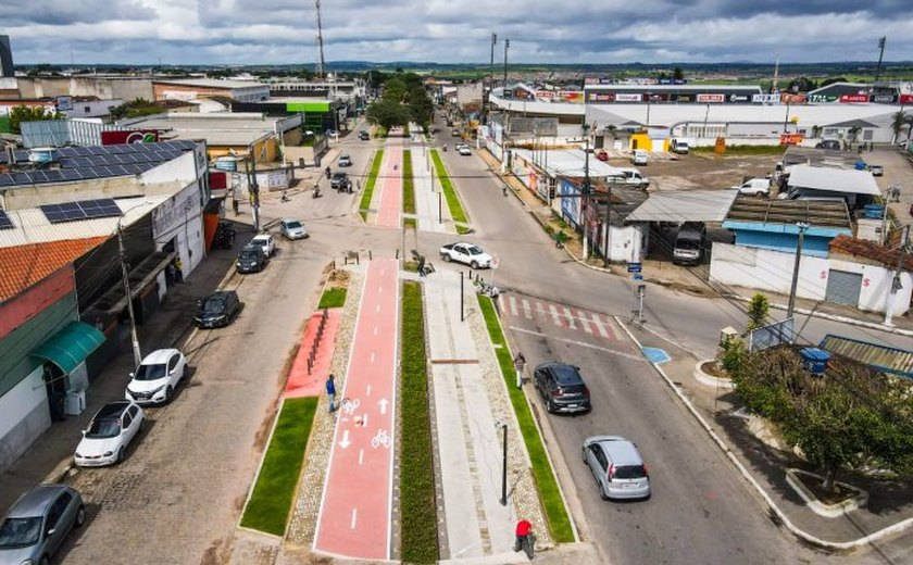 Moradora de rua, suspeita de assassinato é presa na Praça da Fumageira em Arapiraca