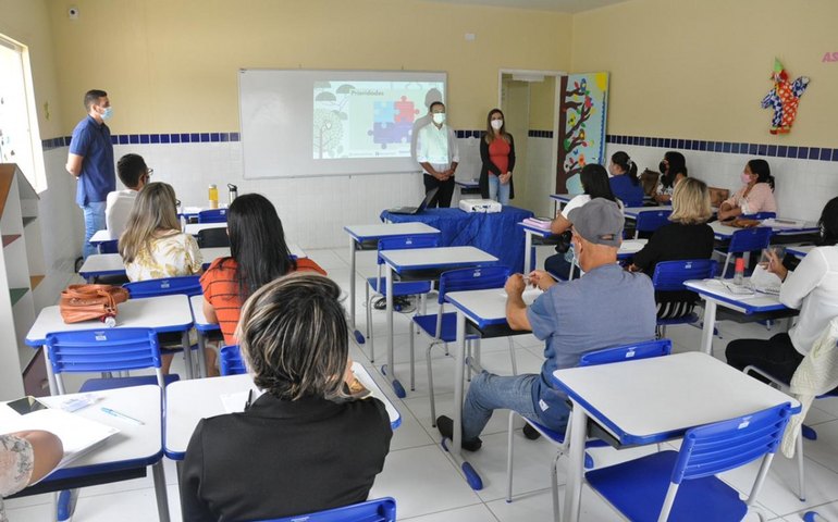 Educação de Anadia promove formação com profissionais dos 5º e 9º anos