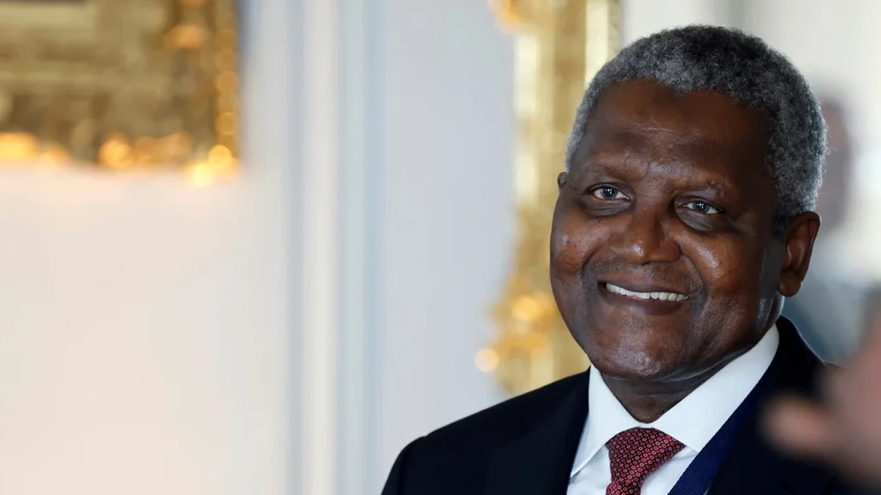 Maior refinaria de petróleo da África abre suas portas ao capital público, gerando entusiasmo entre os investidores individuais.