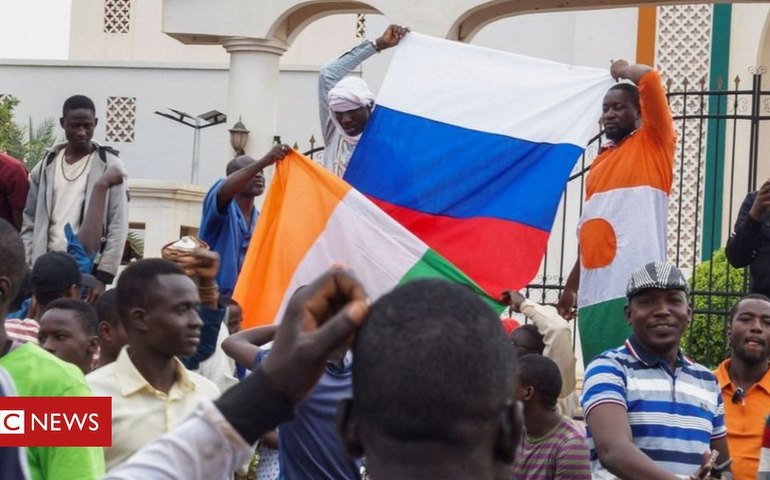 Vinculado à Al Qaeda, grupo jihadista do Níger difunde vídeo de 2 'reféns russos'