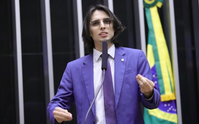 Projeto estabelece regras pra proteção maior de cidadão em ambiente virtual