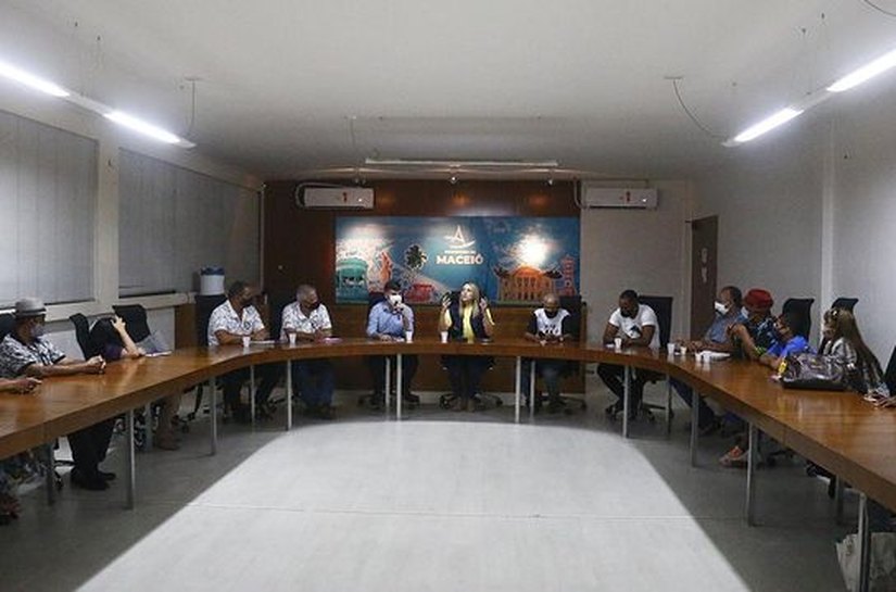 Lideranças culturais são orientadas para realização das inscrições nos editais da Prefeitura