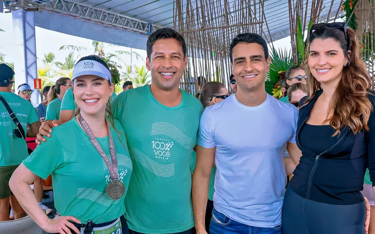 Cunha silencia sobre 2026, mas, publicamente, se mantém 'vivo' ao lado de JHC