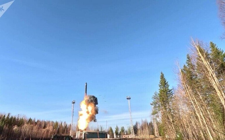 Rússia realiza ataque de retaliação em larga escala contra complexo militar da Ucrânia