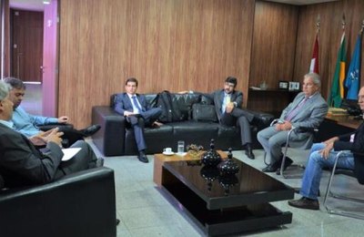 TCE-AL recebe visita do Desembargador Federal Rubens Canuto