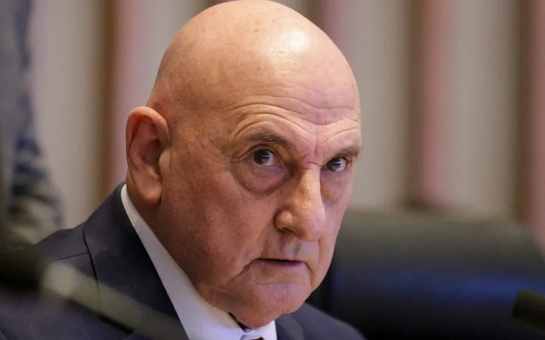 General Gonçalves Dias, ex-ministro do GSI, é ouvido na Câmara