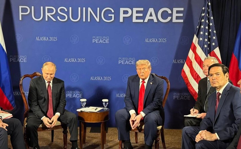 Analista aponta Trump cordial e menos tenso com Putin em comparação ao encontro com Zelensky