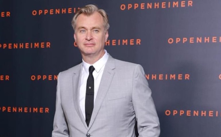 'Oppenheimer' usa textos sagrados em cena de sexo e irrita religiosos; entenda o caso