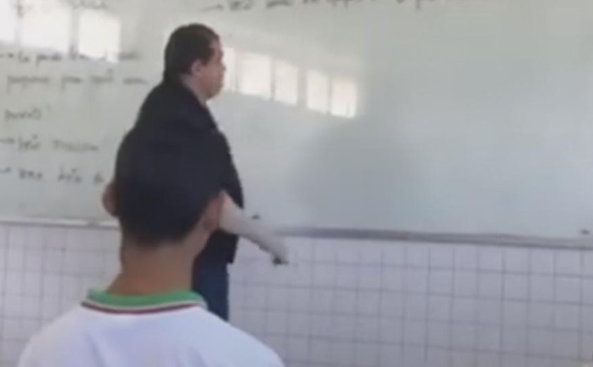 Em Maragogi, professor do Ifal dá aula em silêncio para não acordar bebê de aluna