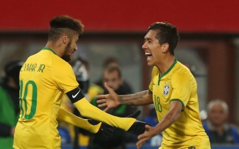 Brasil se salva contra a Áustria com golaço de ex-CRB no final