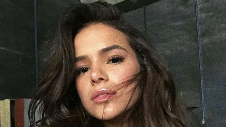 Bruna Marquezine faz sucesso no YouTube
