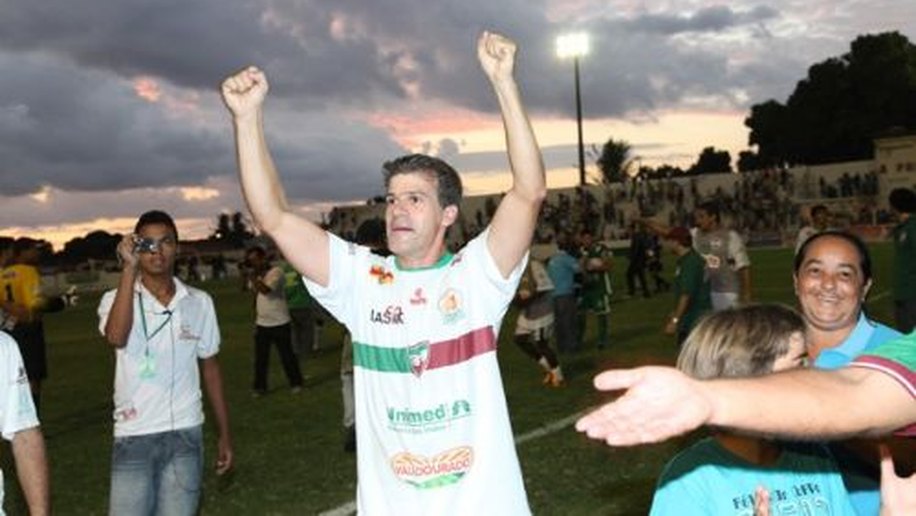 Com Túlio Maravilha, CSE enfrenta o CRB na tarde de hoje