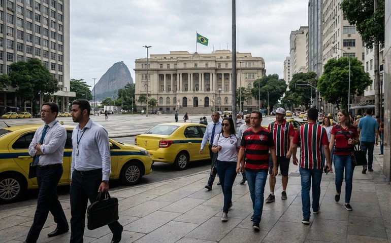 Para quem vale o ponto facultativo no RJ na quarta-feira, dia das finais de Flamengo e Vasco?