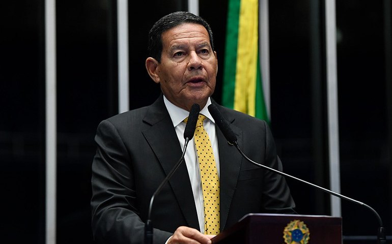Consulta pública do PL de Mourão sobre anistia vira embate nas redes