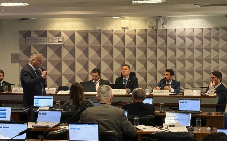 Presidente da CPMI do INSS critica decisões do STF que limitam investigações