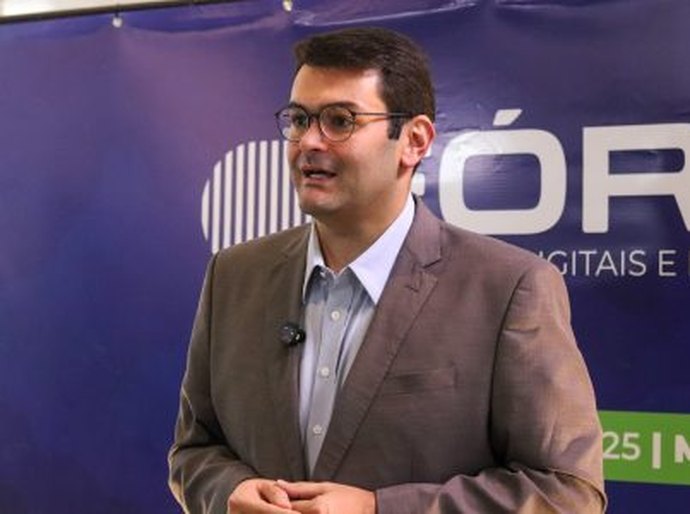 Prefeito André Almeida destaca papel inovador de municípios em evento nacional