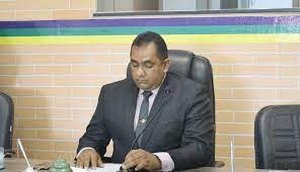 Após retornar de licença, prefeito de Canindé de São Francisco exonera servidores de cargos comissionados