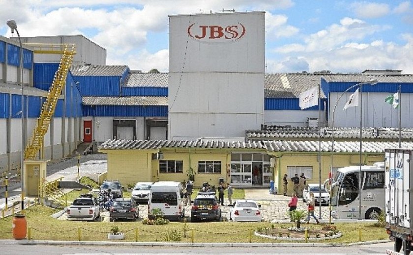 JBS USA diz que acusação de não proteger empregados da covid é ‘sem mérito’