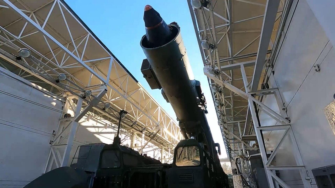 Uso de armas nucleares na Europa torna-se parte do debate comum, relata chancelaria da Rússia