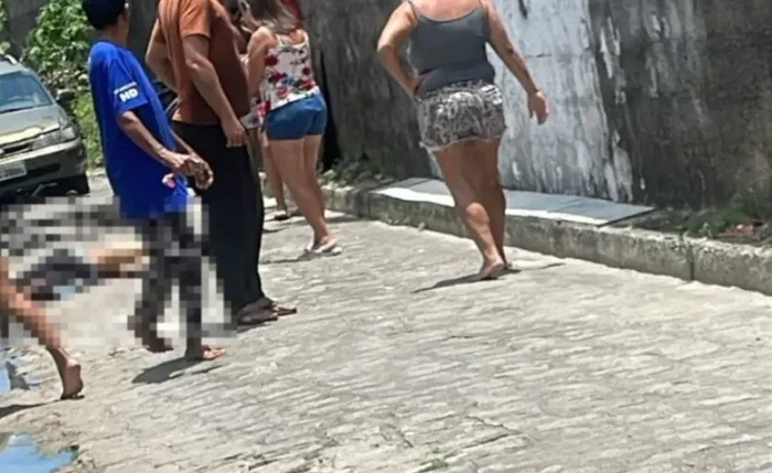 Jovem de 22 anos é morto com diversos tiros no Santos Dumont Jovem de 22 anos é morto com diversos tiros no Santos Dumont