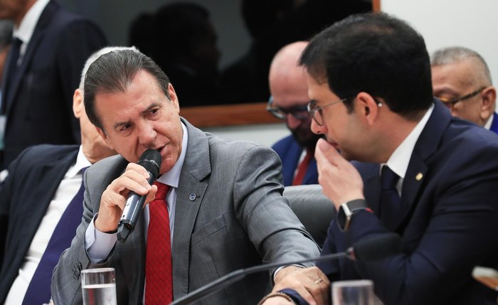 De escravidão a escala 6x1: Luiz Marinho e Paulo Paim comentam os desafios trabalhistas do Brasil De escravidão a escala 6x1: Luiz Marinho e Paulo Paim comentam os desafios trabalhistas do Brasil