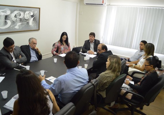 Defensoria Pública reúne gestores para discutir problema do programa de tratamento do glaucoma em Alagoas