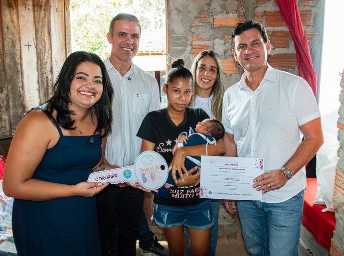 Na Semana do Bebê, prefeito Marcelo Beltrão homenageia José Guilherme, o Bebê Prefeito 2025