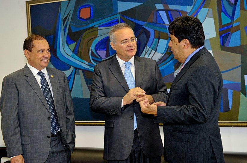 Ministro da Educação pede apoio de Renan para mudar os repasses do Fies