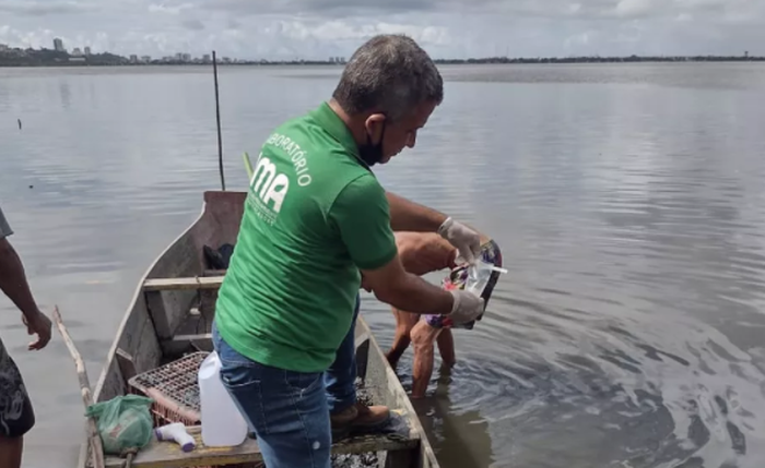 Técnicos do IMA colheram amostras na Lagoa