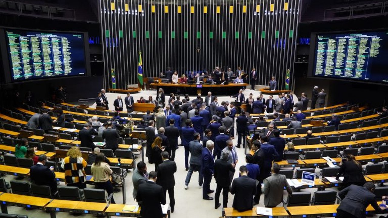 Projeto do arcabouço fiscal está em análise no Plenário; acompanhe