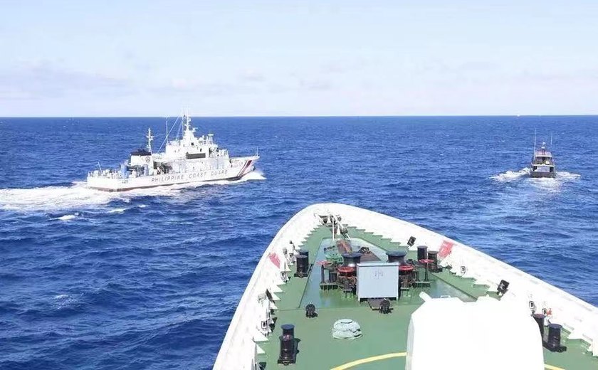 Vídeo: guarda costeira da China atinge navio filipino por suspostamente carregar material ilegal