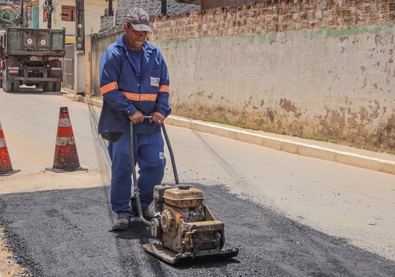 Operação Tapa-buraco levou mais de 1.800 toneladas de asfalto para 124 ruas da capital