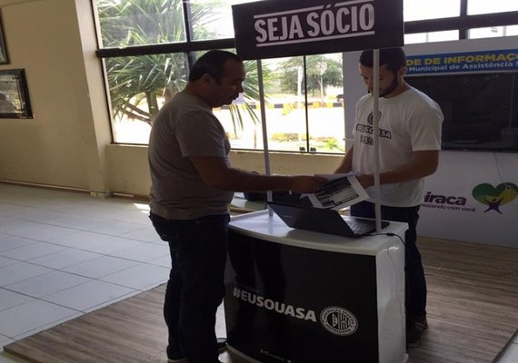 Prefeitura de Arapiraca é a primeira a receber o stand de sócio-torcedor alvinegro