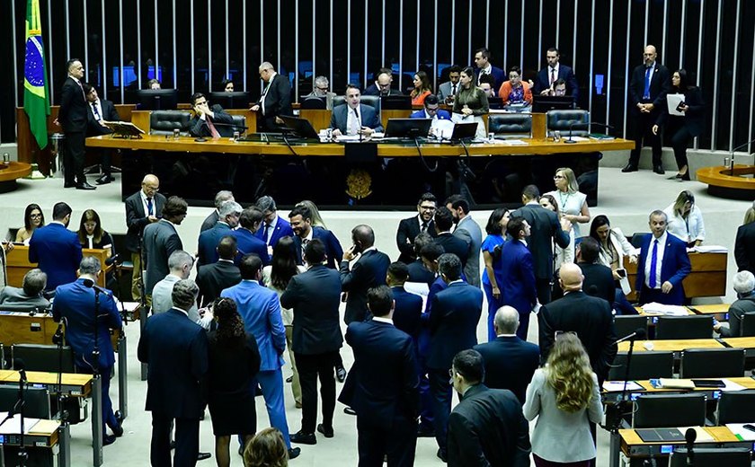 Congresso analisa crédito facilitado aos atingidos pelas enchentes no RS