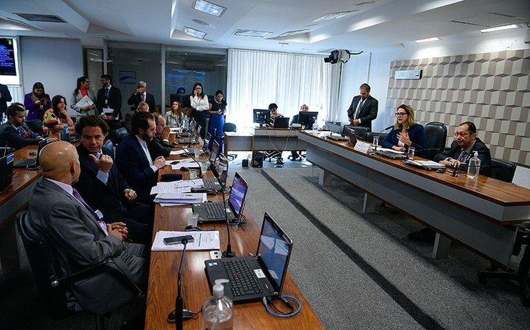 CMA debate projeto que regula mercado de carbono