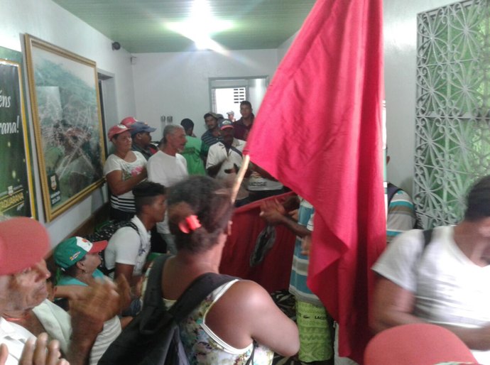 Em defesa da Reforma Agrária, MST ocupa prefeituras no interior de Alagoas