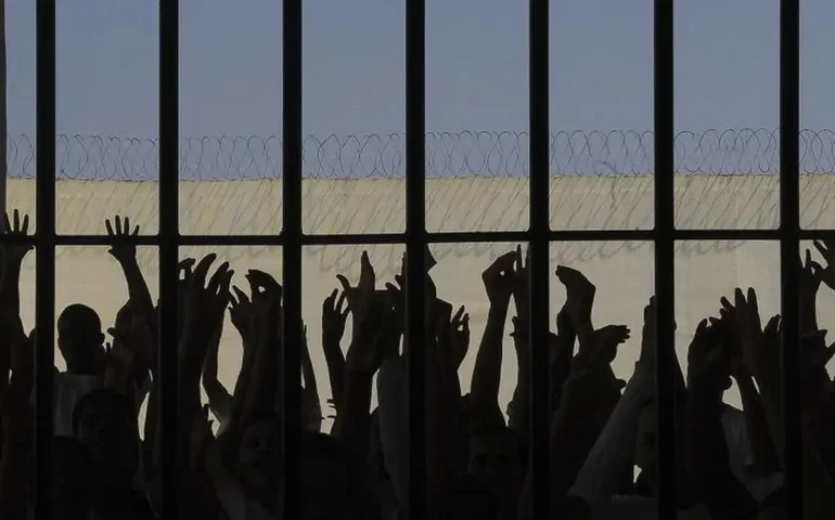 STF homologa plano para melhorar condições de presídios