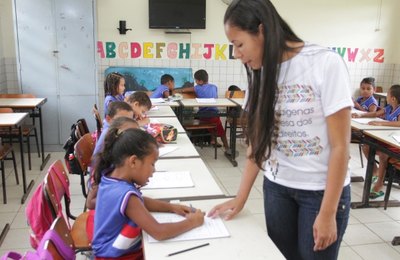 Educação abre PSS de contratação temporária com 1.600 vagas para a rede estadual