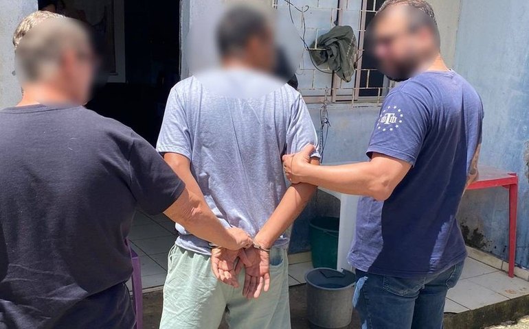 Homem é preso um dia após tentar assaltar estudantes no bairro do Poço, em Maceió