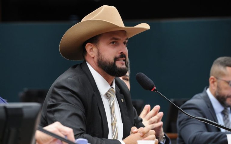 Comissão aprova reserva de 30% dos fretes da União para caminhoneiros autônomos