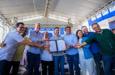 Governador assina retomada da construção do Hospital Regional do Médio Sertão, em Palmeira