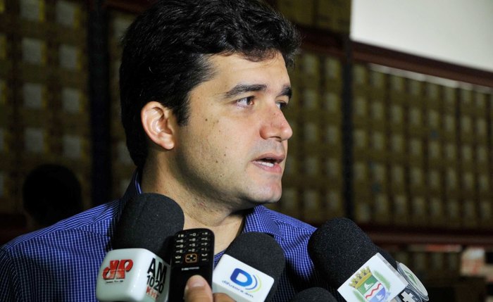 Prefeito aprova reajuste salarial para servidores da Câmara de Maceió