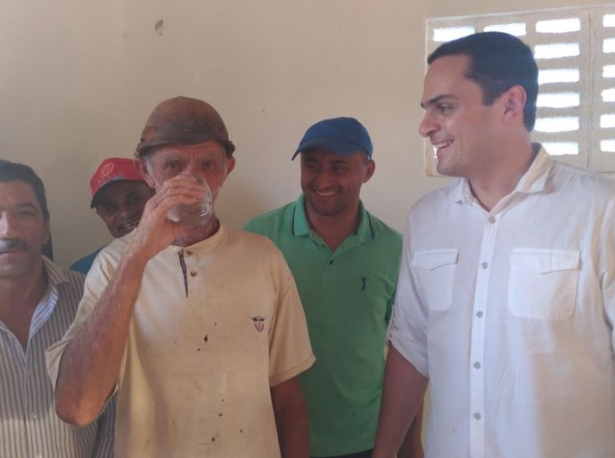 Semarh entrega sistema de abastecimento em Água Branca e beneficia 17 famílias