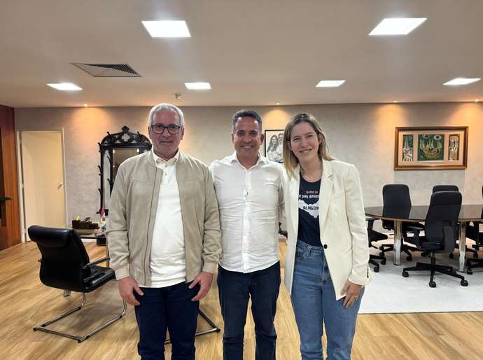 Cibele Moura se reúne com governador e prefeito para atrair mais investimentos em Chã Preta